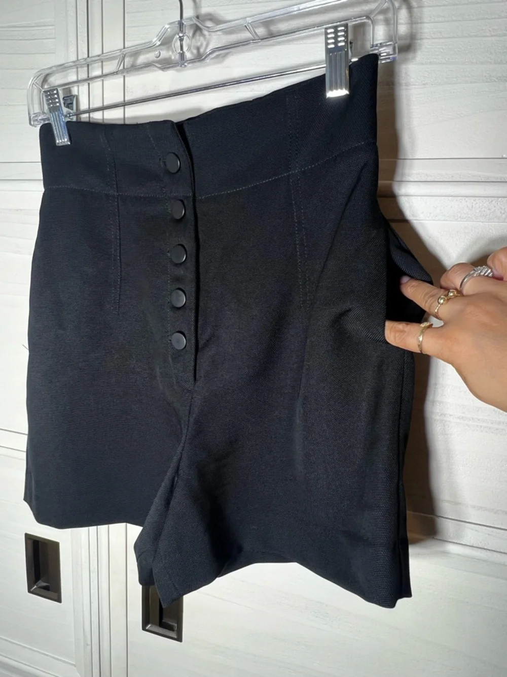 Wilfred Le Fou Highwaisted Black Women’s shorts Sz 2